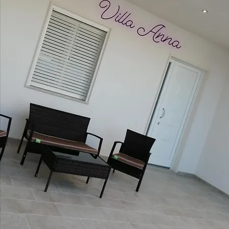 Anna Apartment *